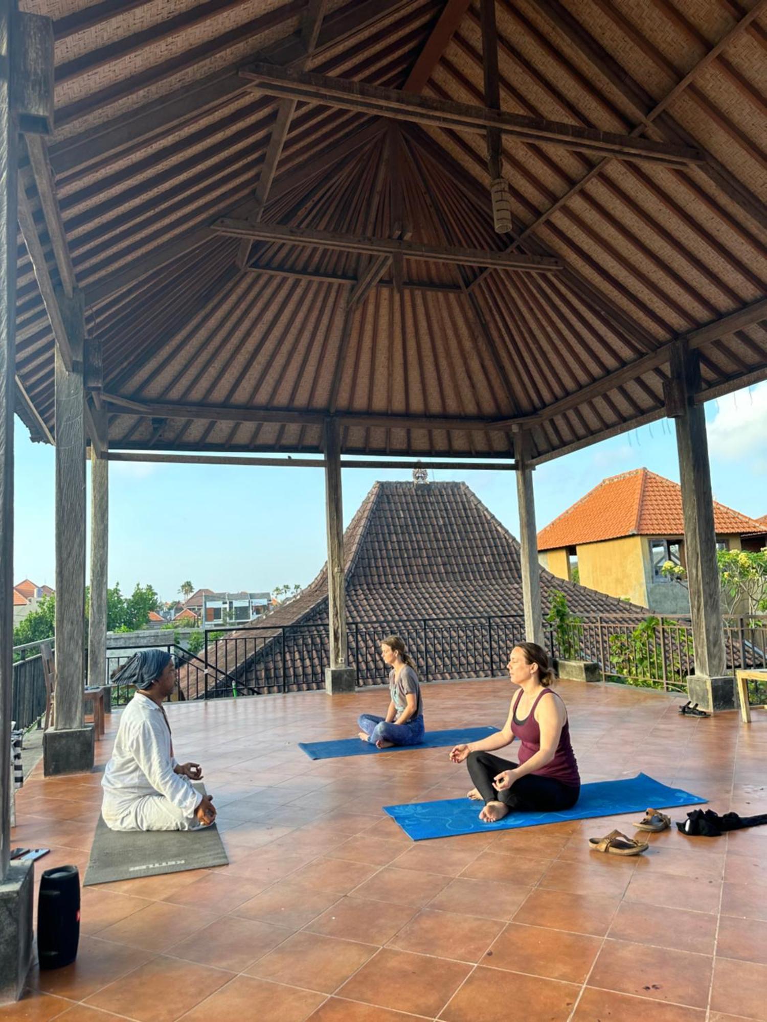 Diuma Residence Yoga Meditation Retreat And Healing Center Sanur  Exterior photo