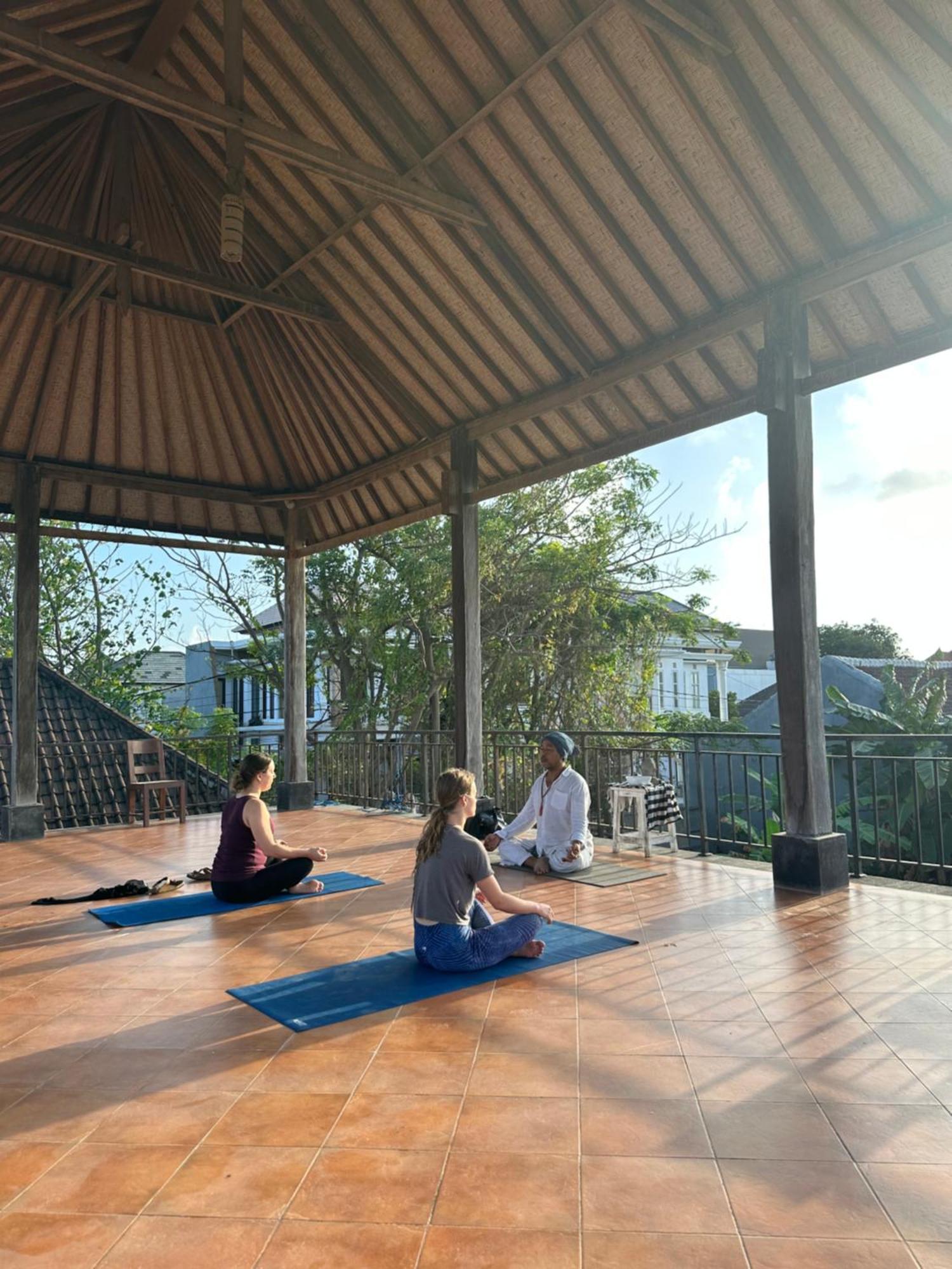 Diuma Residence Yoga Meditation Retreat And Healing Center Sanur  Exterior photo