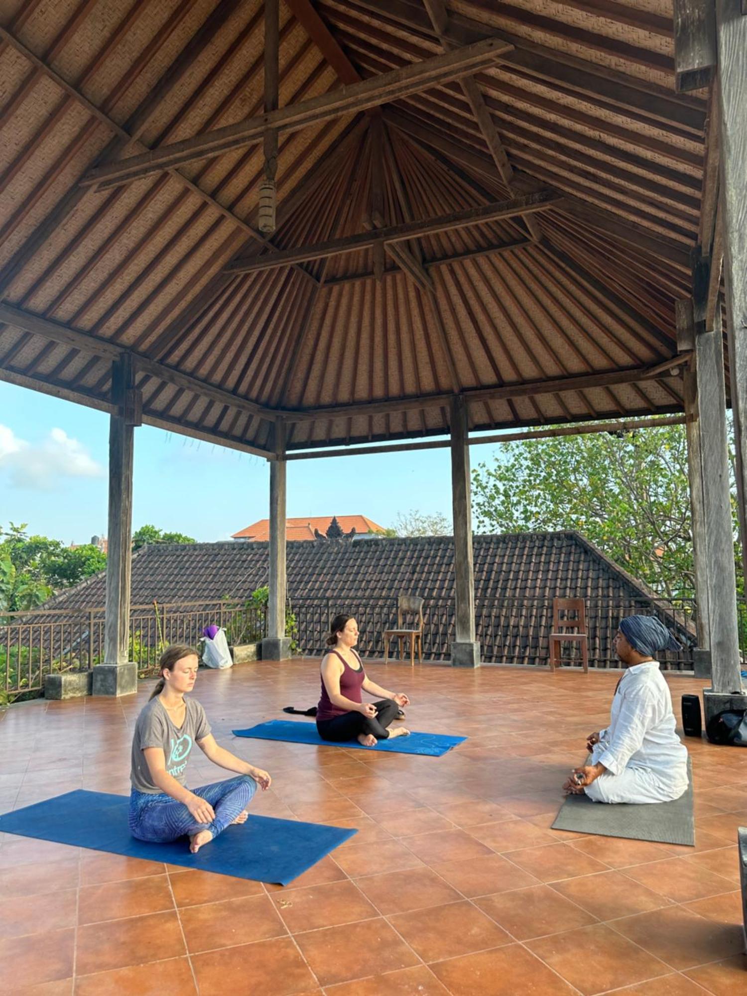 Diuma Residence Yoga Meditation Retreat And Healing Center Sanur  Exterior photo